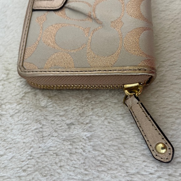 Coach Metallic jacquard Print wallet EUC - Picture 8 of 12
